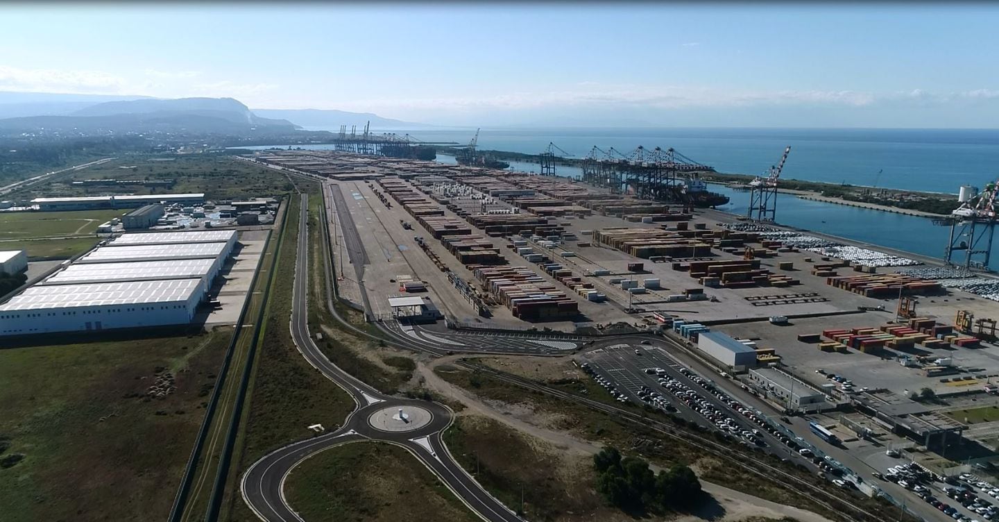 Srm: passa per i porti del Sud il 53% del traffico marittimo di auto e impianti